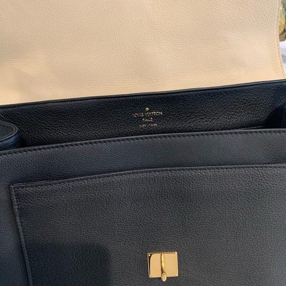 Louis Vuitton Lock Me Handbag - Picture 5 of 6